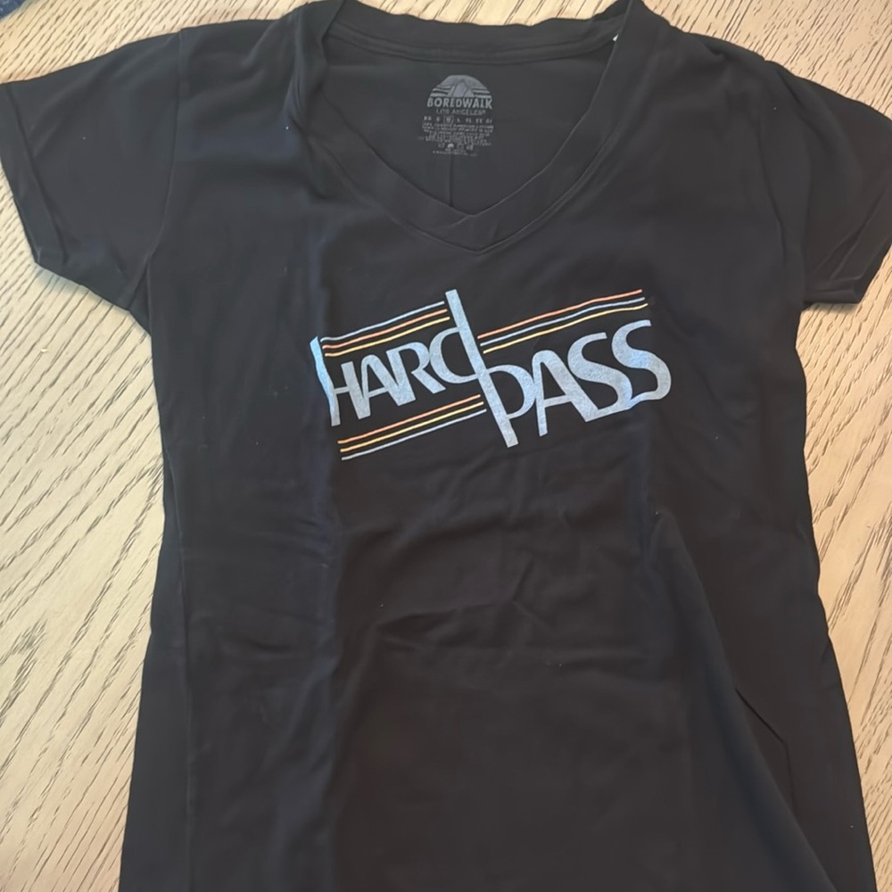 V neck graphic tee